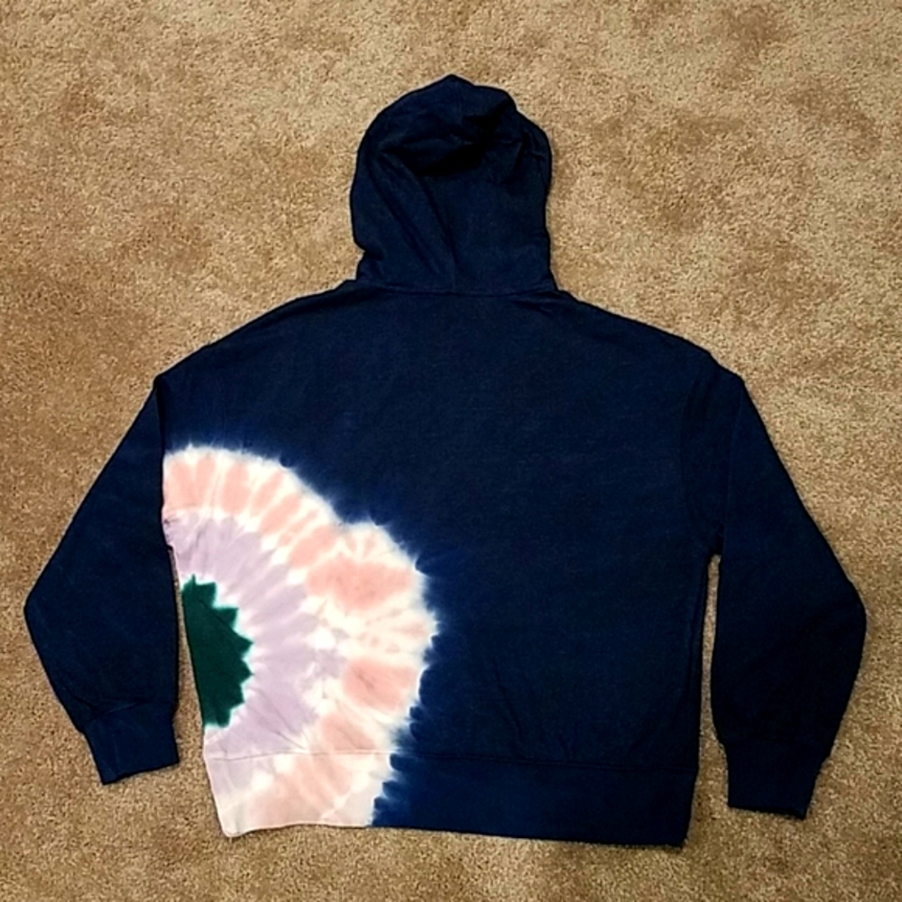 NWT, Wildfox hoodie, Size M - Picture 2 of 6
